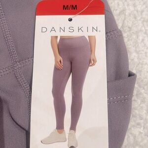 M: Danskin Reflective High rise leggings